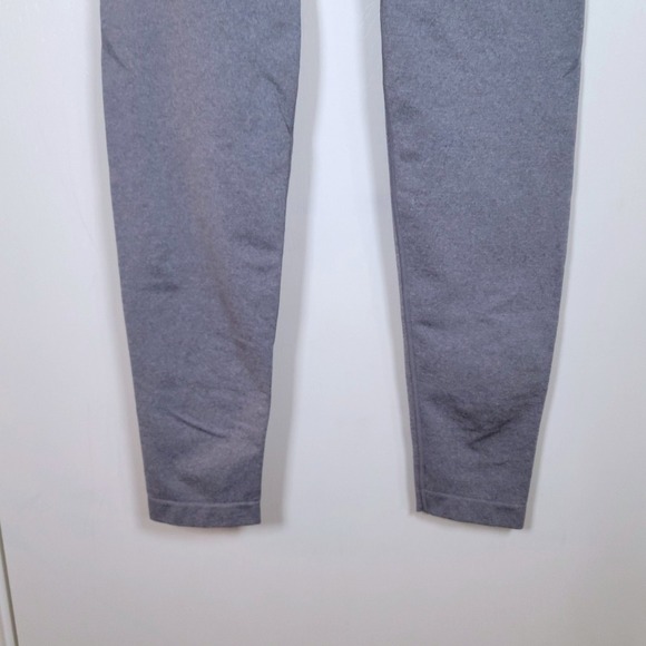 NVGTN Gray Seamless Contour Leggings Size M Scrunch Gym Fitness Athleisure - Picture 6 of 7